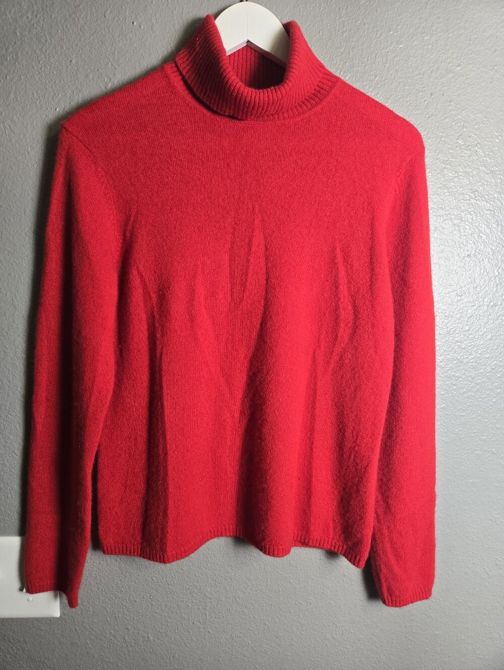Pursuits Ltd. Red Turtleneck 100% Cashmere Size Medium